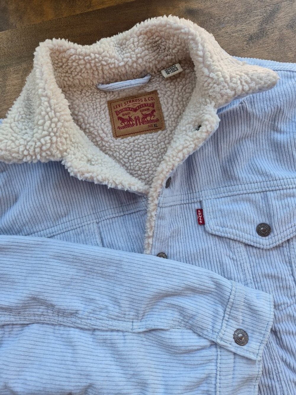 Levis Womens XL Corduroy Trucker Jacket Light Blue Sherpa Lined EUC